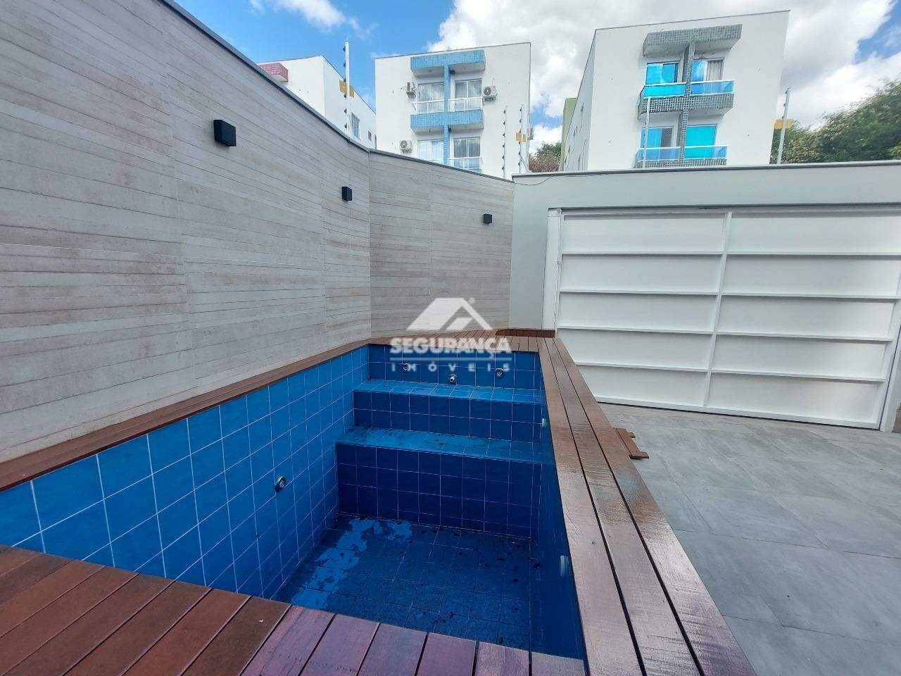 Casa à venda no BELVEDERE: PISCINA