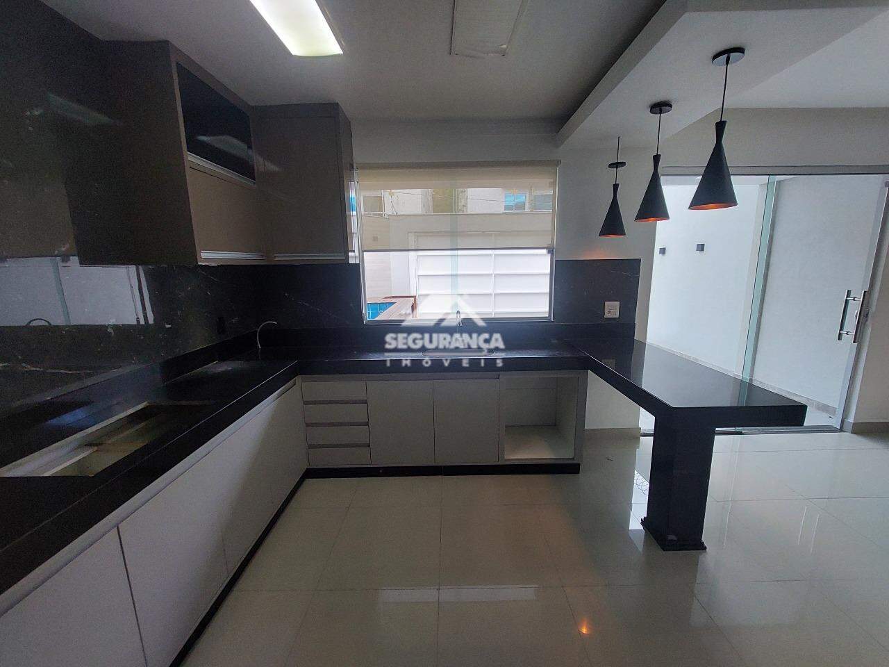 Casa à venda no BELVEDERE: COZINHA