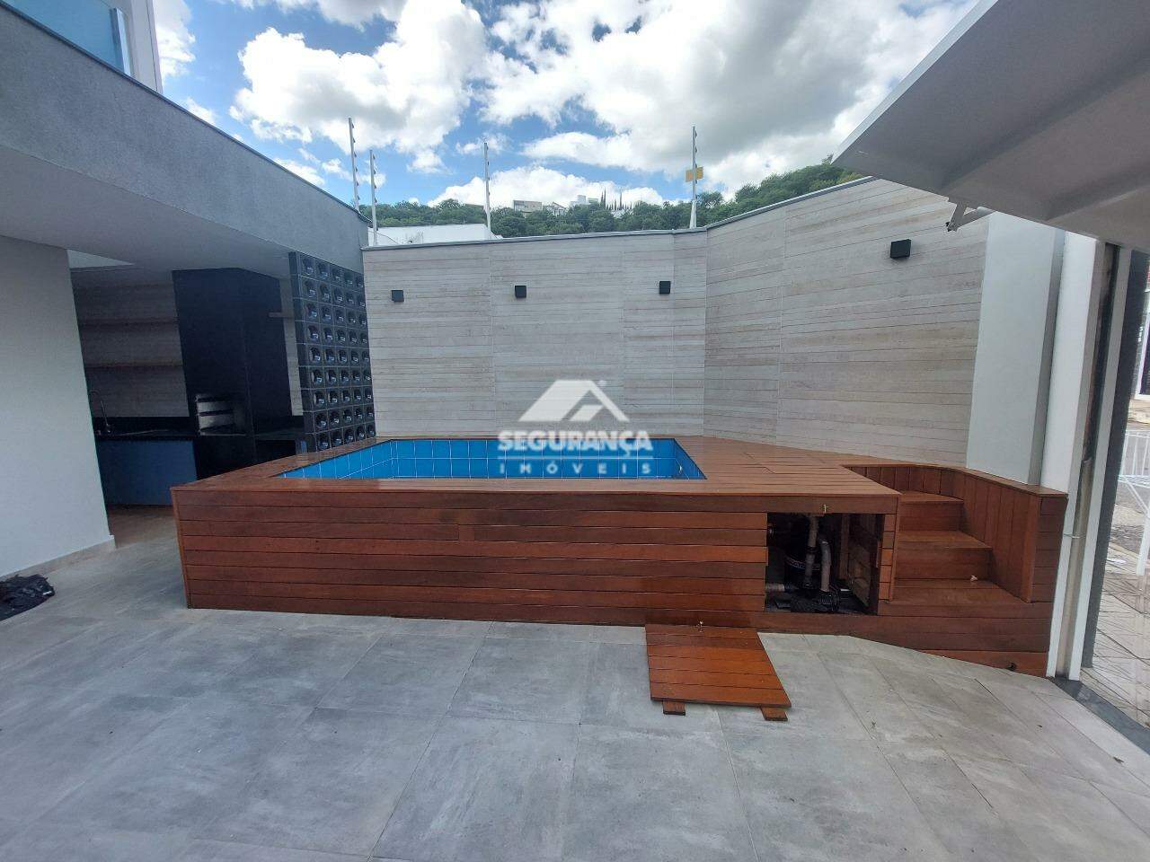 Casa à venda no BELVEDERE: PISCINA