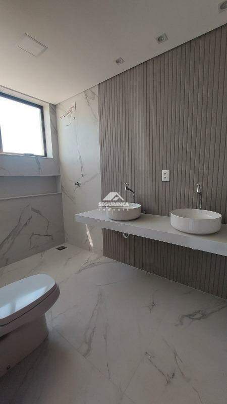 Apartamento para aluguel no Esplanada: BANHEIRO SUÍTE (1)