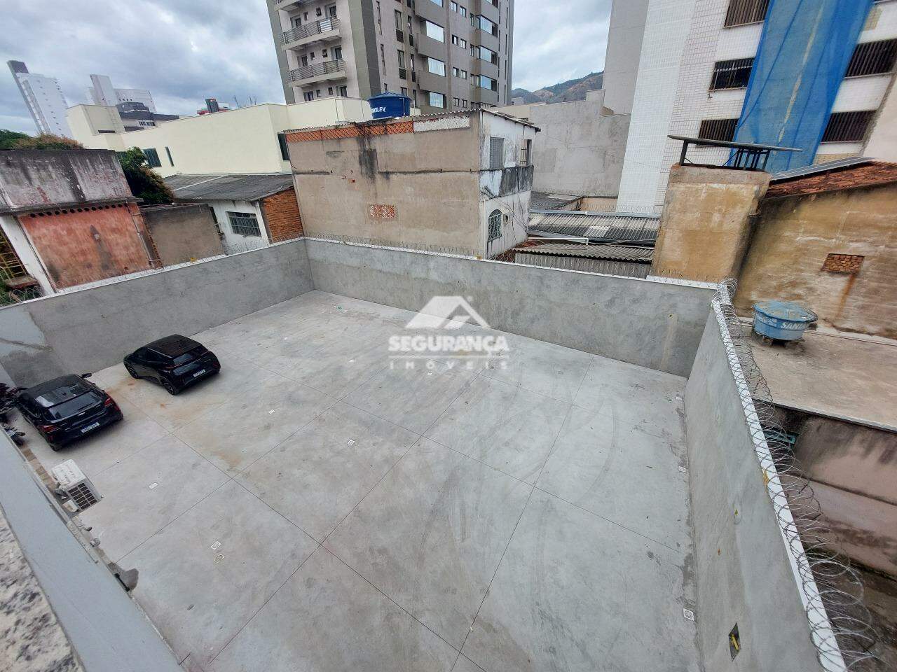 Sala para aluguel no Centro: GARAGEM