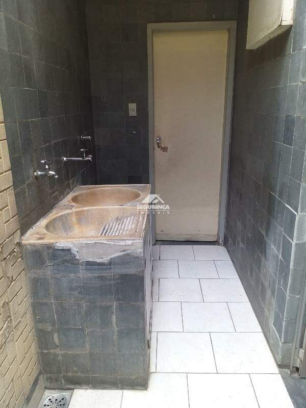Apartamento à venda no Centro: AREA DE SERVIÇO