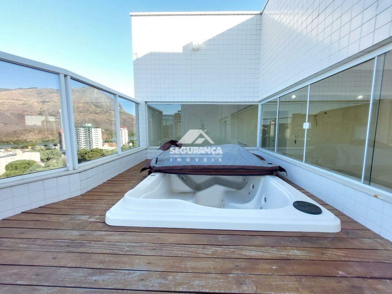 Apartamento para aluguel no Esplanada: BANHEIRA DE OFURO