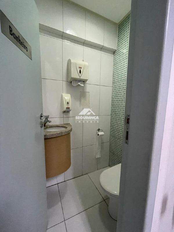 Sala à venda no Centro: 