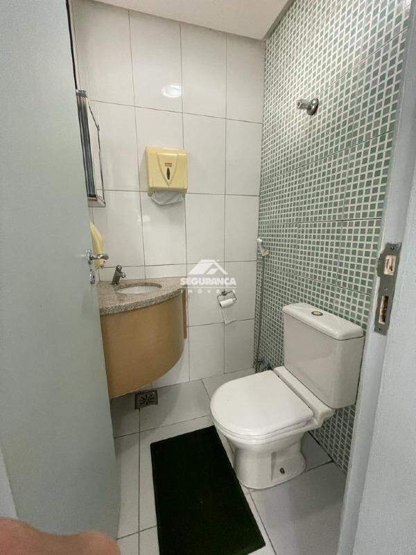 Sala à venda no Centro: 