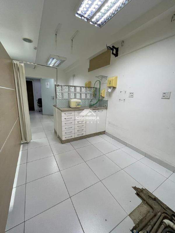 Sala à venda no Centro: 