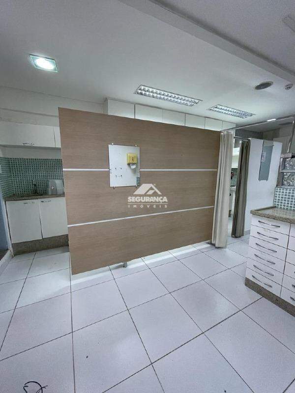 Sala à venda no Centro: 