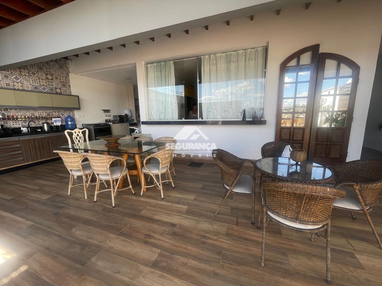 Casa à venda no SANTO AGOSTINHO: 