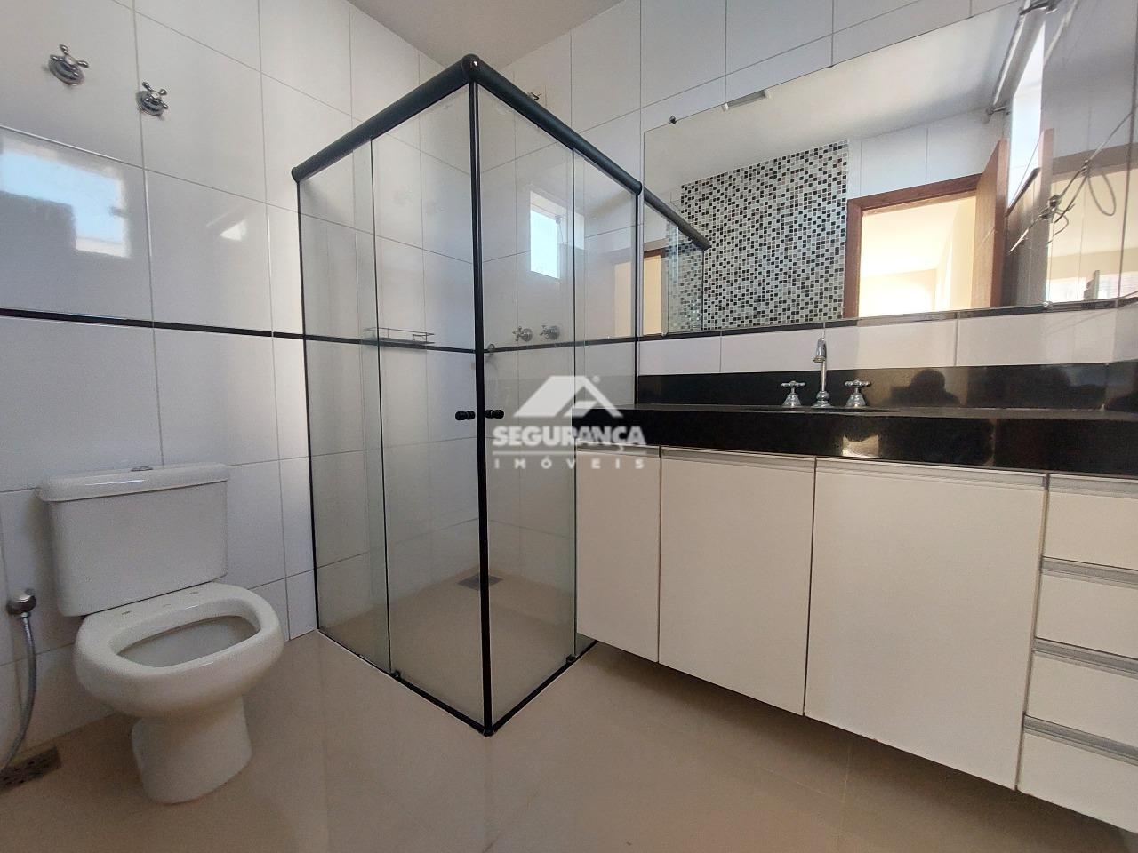 Apartamento à venda no Centro: BANHEIRO SUITE