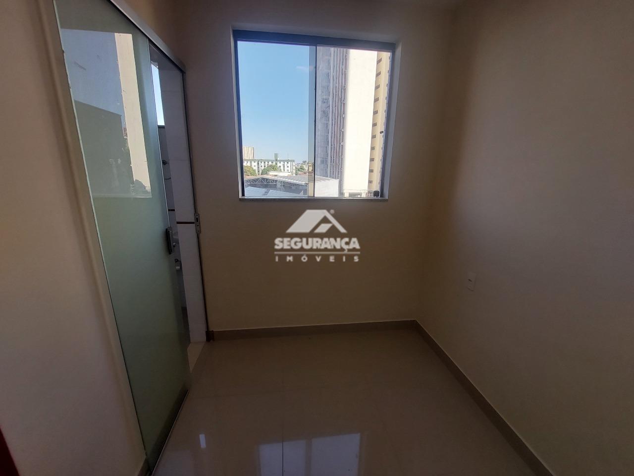 Apartamento à venda no Centro: QUARTO DE SERVIÇO
