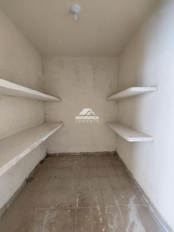 Loja para aluguel no Ilha dos Araújos: DESPENSAS