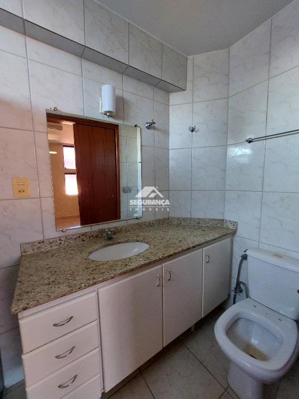 Apartamento à venda no ESPLANADINHA: BANHEIRO SUÍTE