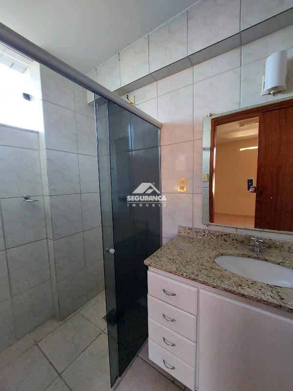 Apartamento à venda no ESPLANADINHA: BANHEIRO SUÍTE