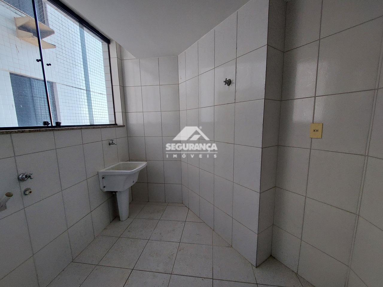 Apartamento à venda no ESPLANADINHA: ÁREA DE SERVIÇO