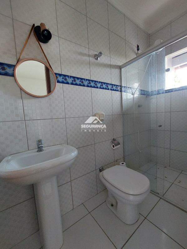 Casa à venda no SANTOS DUMONT: BANHEIRO DA SUÍTE (2)