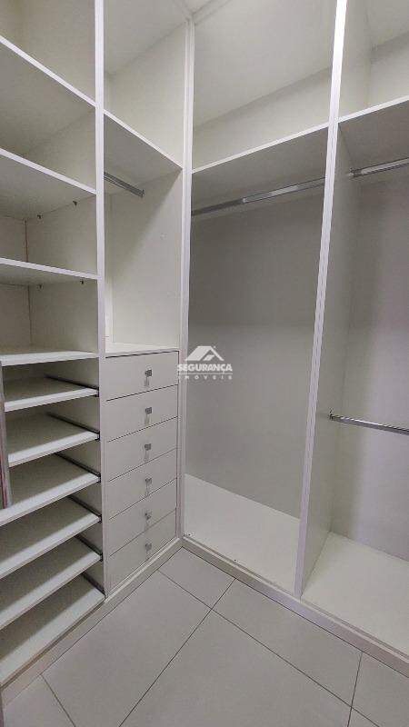 Apartamento para aluguel no Esplanada: CLOSET