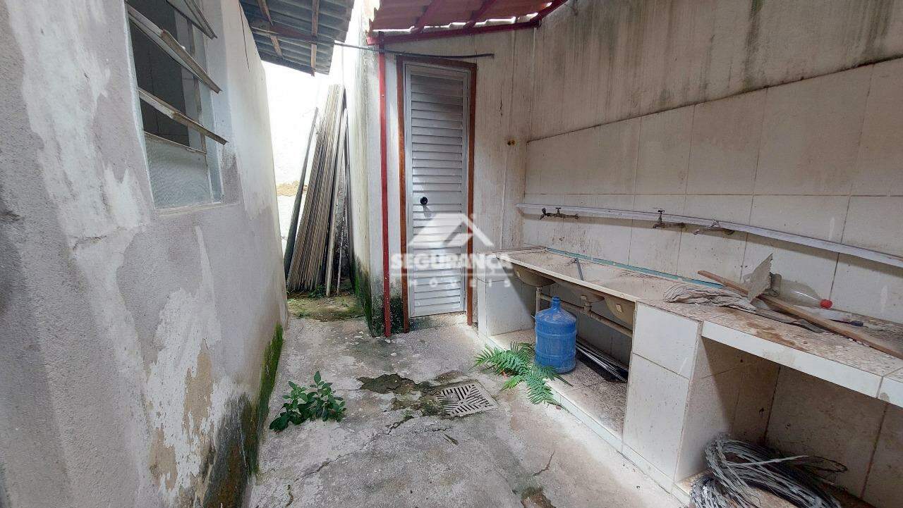 Galpão para aluguel no Lourdes: ÁREA DE SERVIÇO