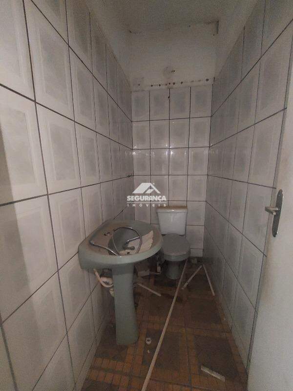 Loja/galpão para aluguel no VILA BRETAS: BANHEIRO (1)