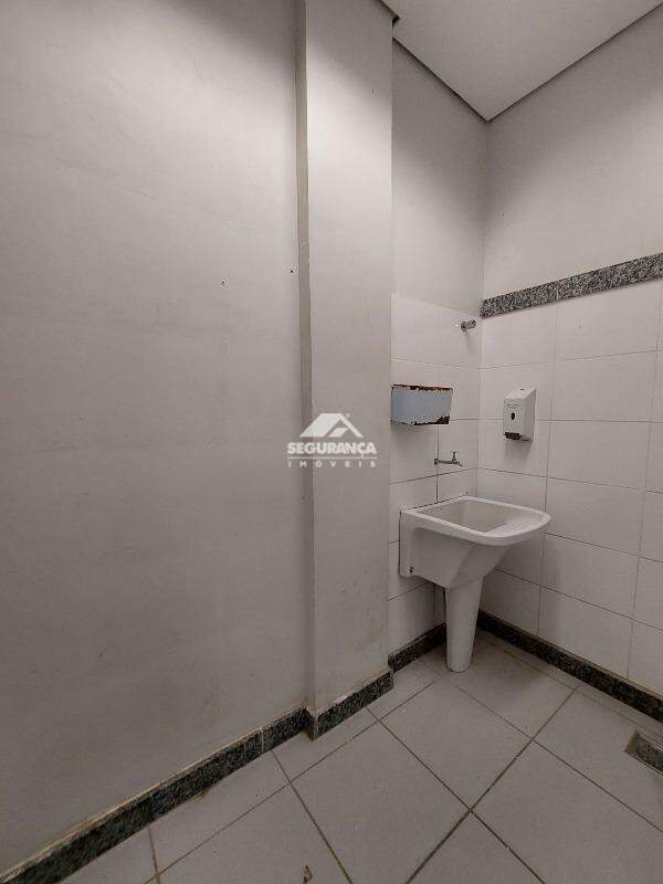 Loja para aluguel no NOSSA SENHORA DAS GRACAS: ÁREA DE SERVIÇO