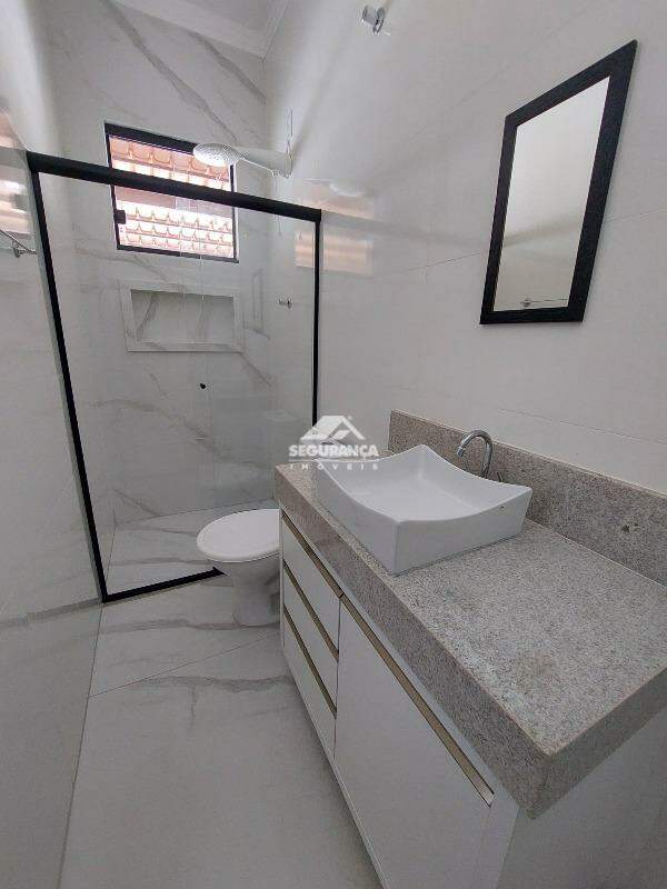 Casa para aluguel no Santa Rita: BANHEIRO SUÍTE