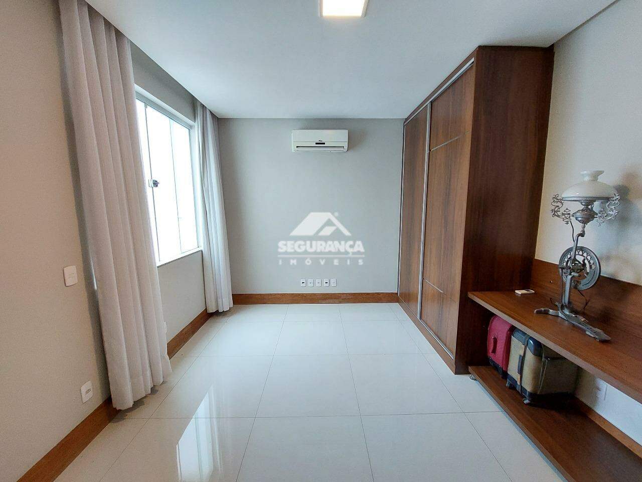 Casa para aluguel no BELVEDERE: QUARTO (1)