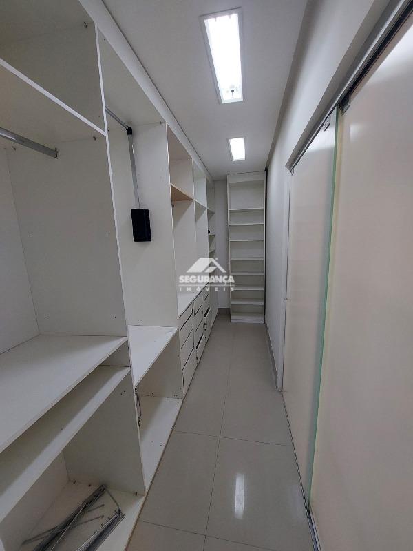 Casa para aluguel no LAGOA SANTA: CLOSET DA SUÍTE 