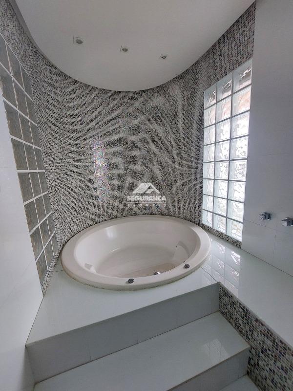 Casa para aluguel no LAGOA SANTA: BANHEIRA DE HIDROMASSAGEM DA SUÍTE 