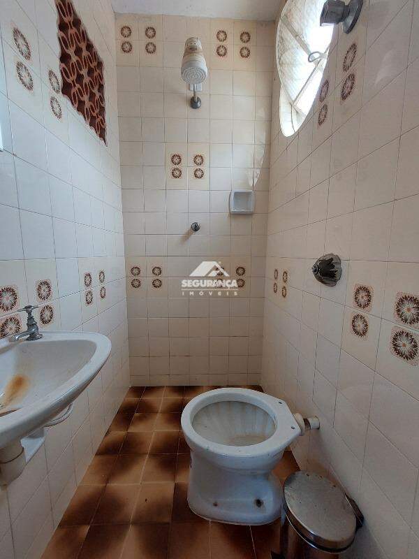 Apartamento para aluguel no Ilha dos Araújos: BANHEIRO DA DCE