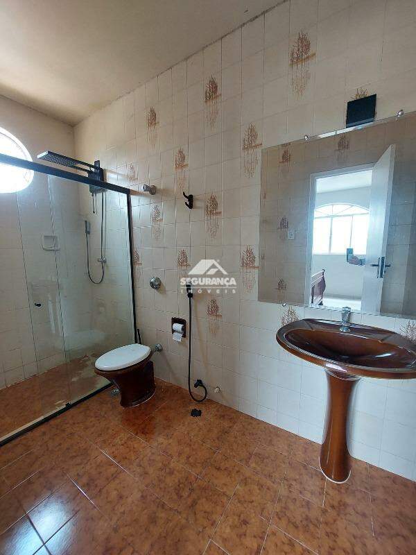 Apartamento para aluguel no Ilha dos Araújos: BANHEIRO DA SUÍTE (1)