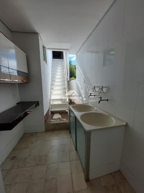 Casa para aluguel no Lourdes: ÁREA DE SERVIÇO