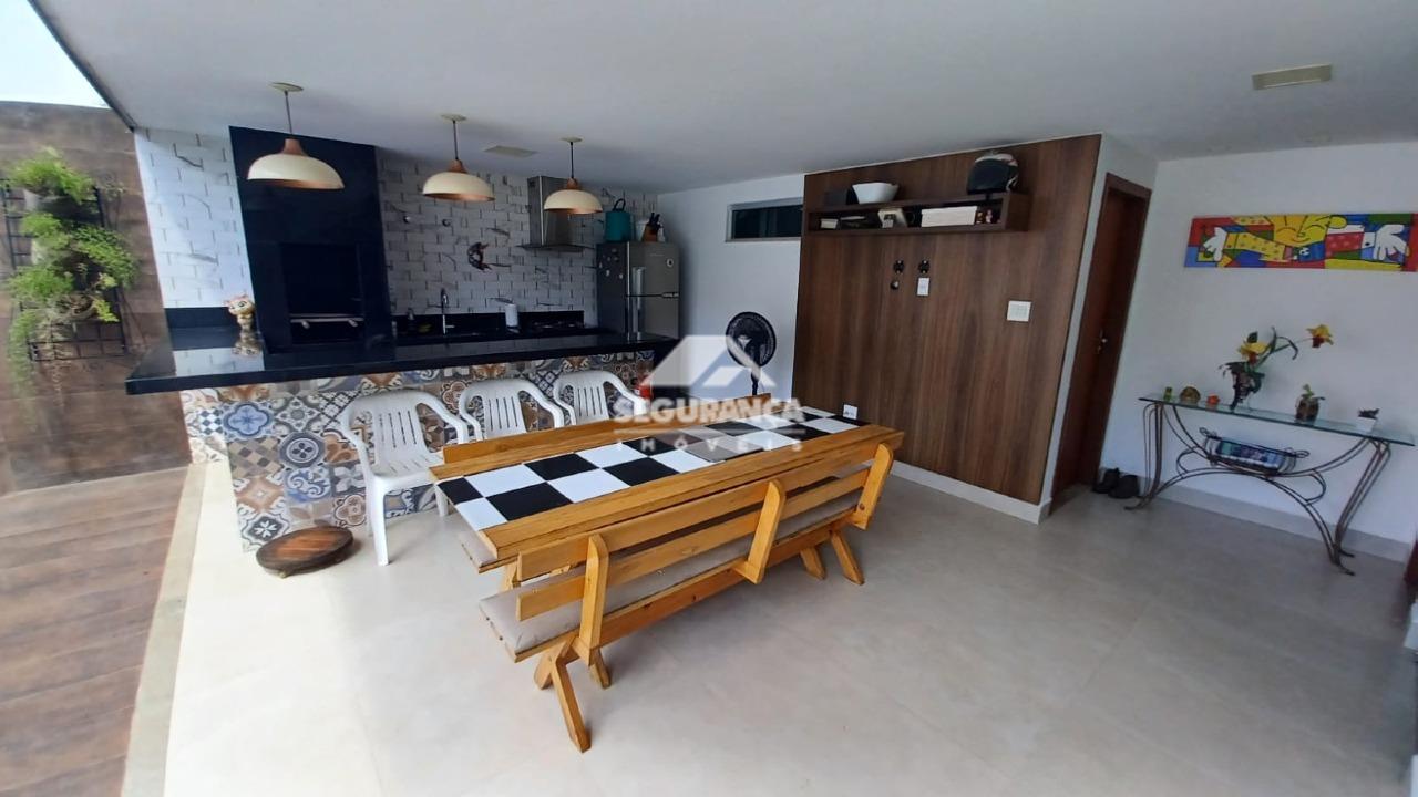 Casa à venda no GrãDuquesa: 