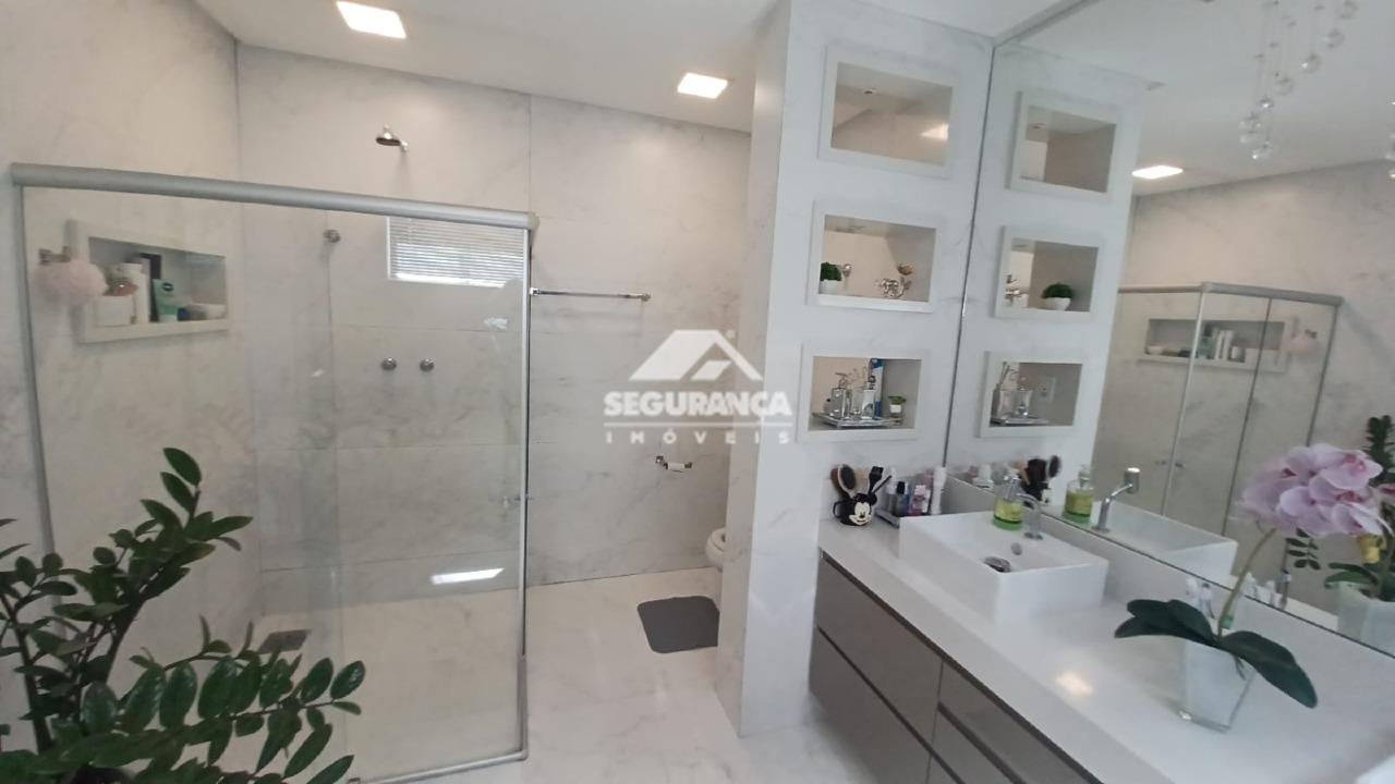 Casa à venda no GrãDuquesa: 