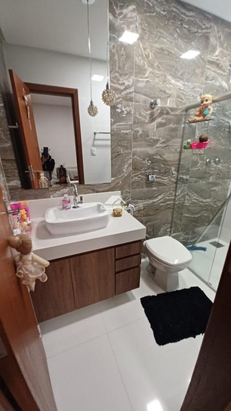 Casa à venda no GrãDuquesa: 