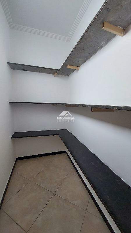 Casa para aluguel no ESPLANADINHA: CLOSET SUÍTE (3)