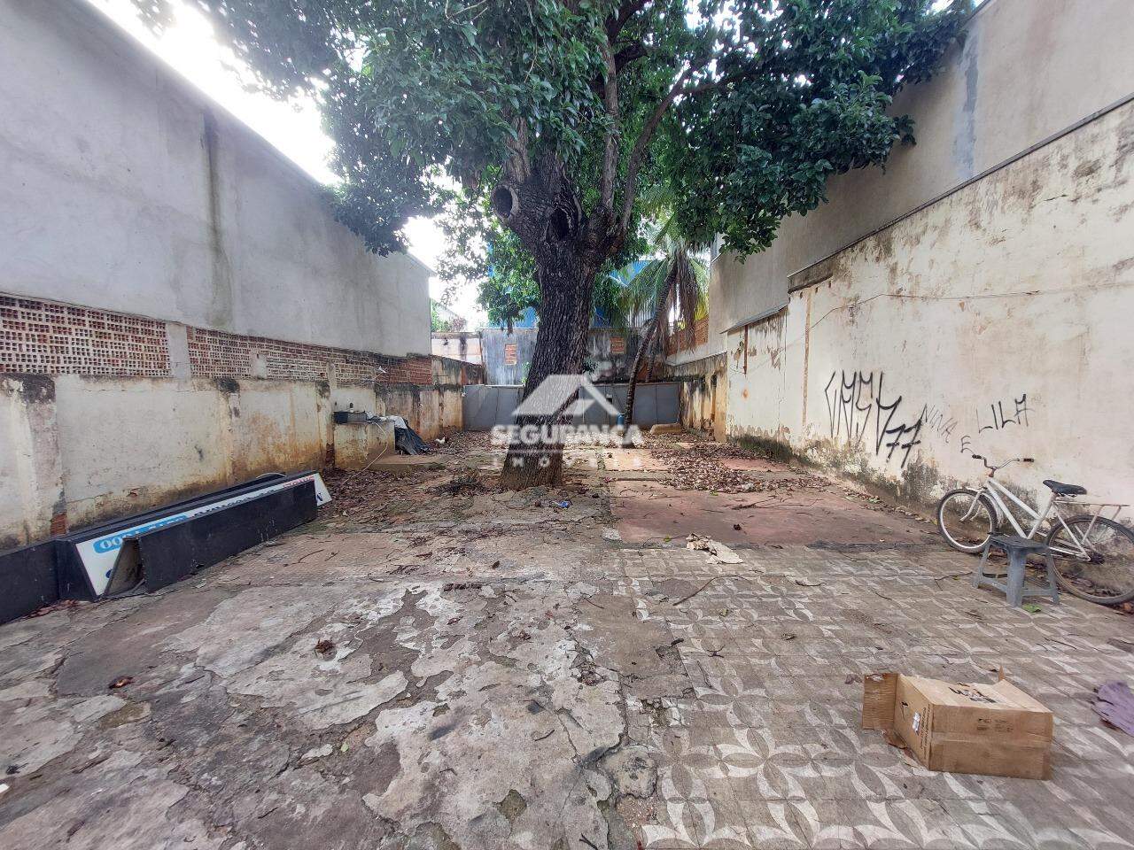 Loja para aluguel no Centro: QUINTAL