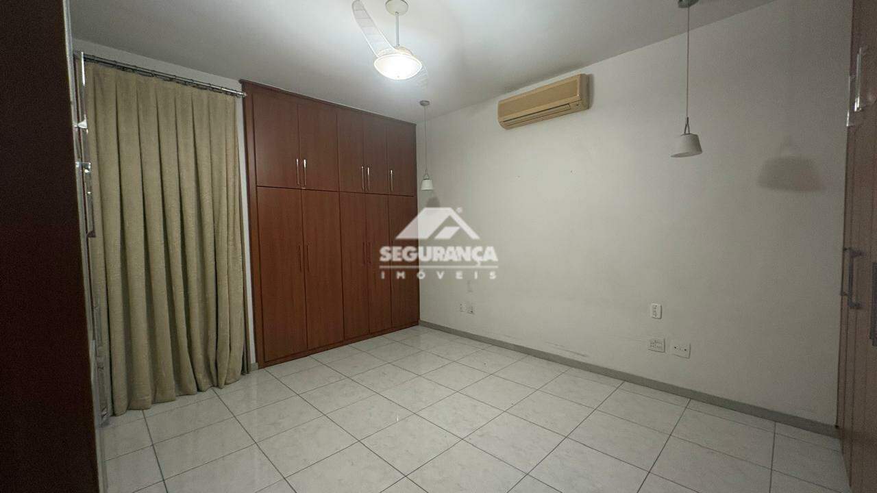 Apartamento cobertura à venda no Centro: