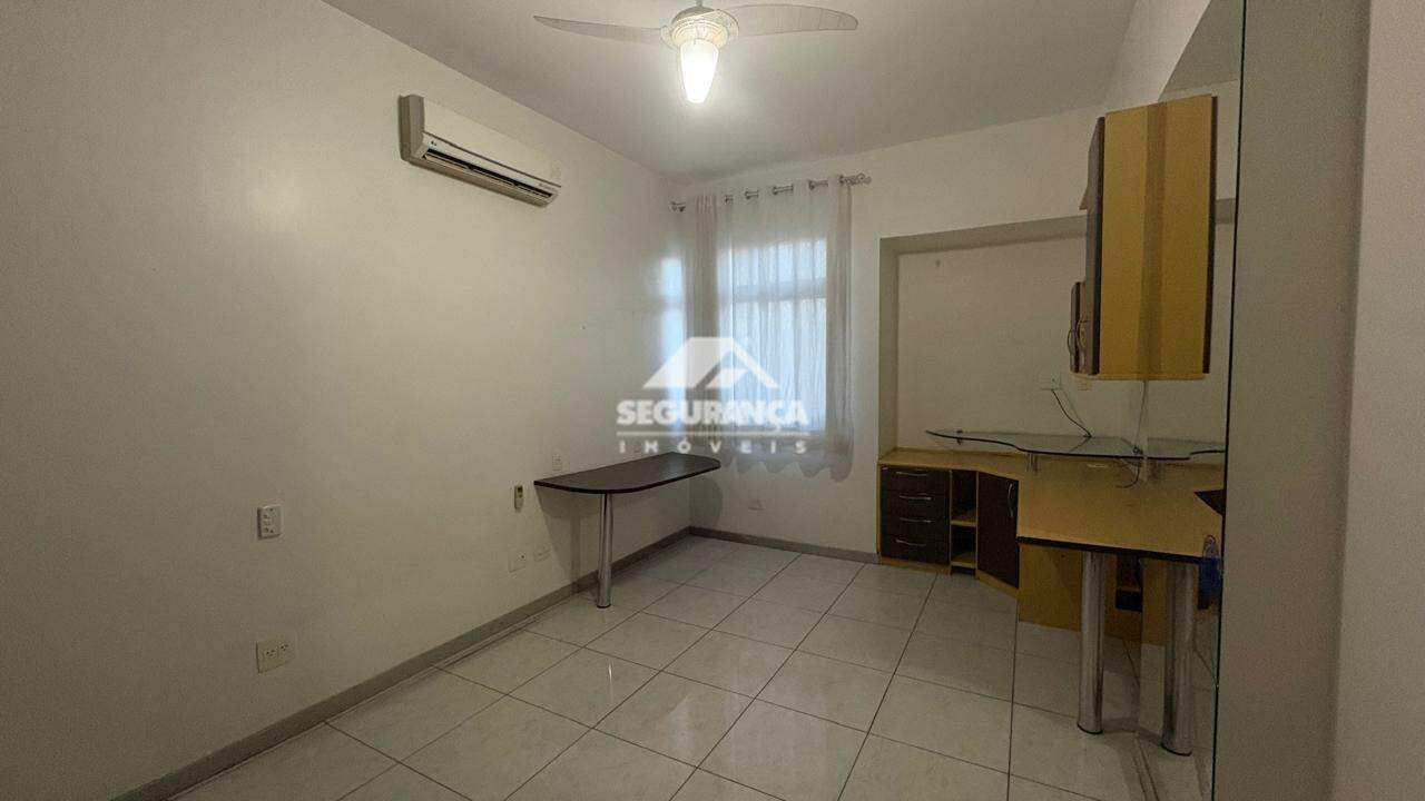 Apartamento cobertura à venda no Centro: