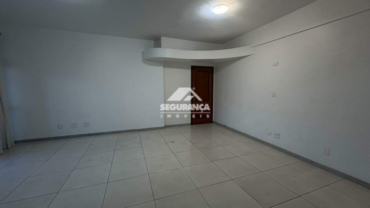 Apartamento cobertura à venda no Centro: