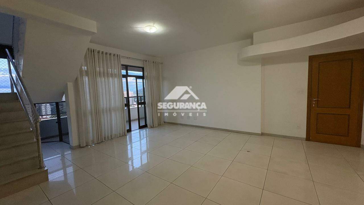Apartamento cobertura à venda no Centro: