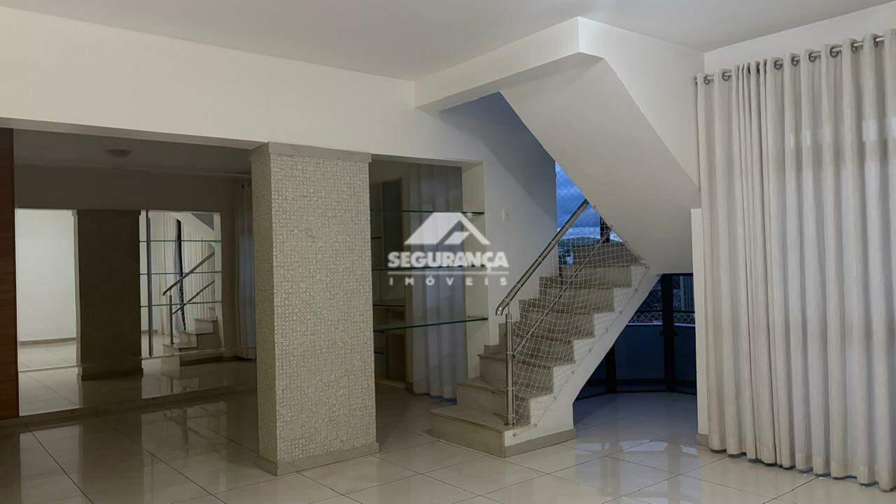 Apartamento cobertura à venda no Centro: