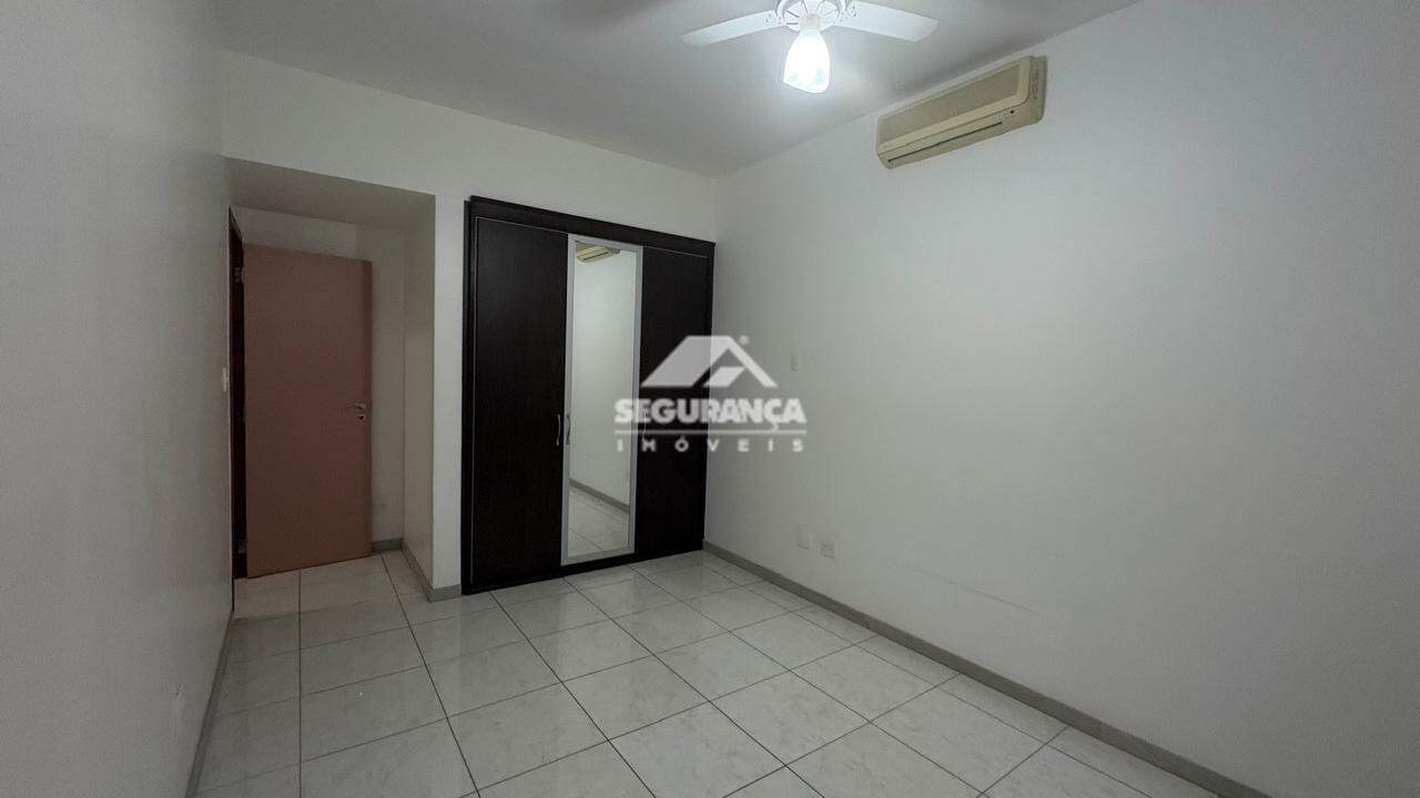 Apartamento cobertura à venda no Centro: