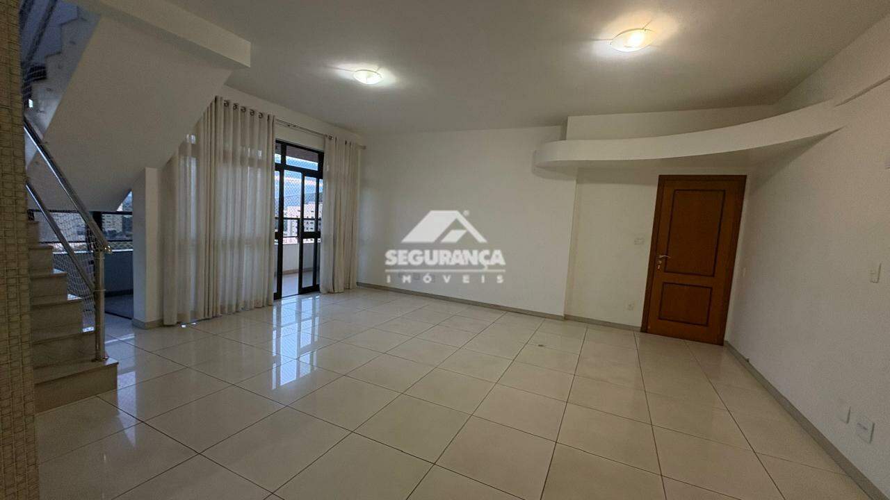 Apartamento cobertura à venda no Centro: