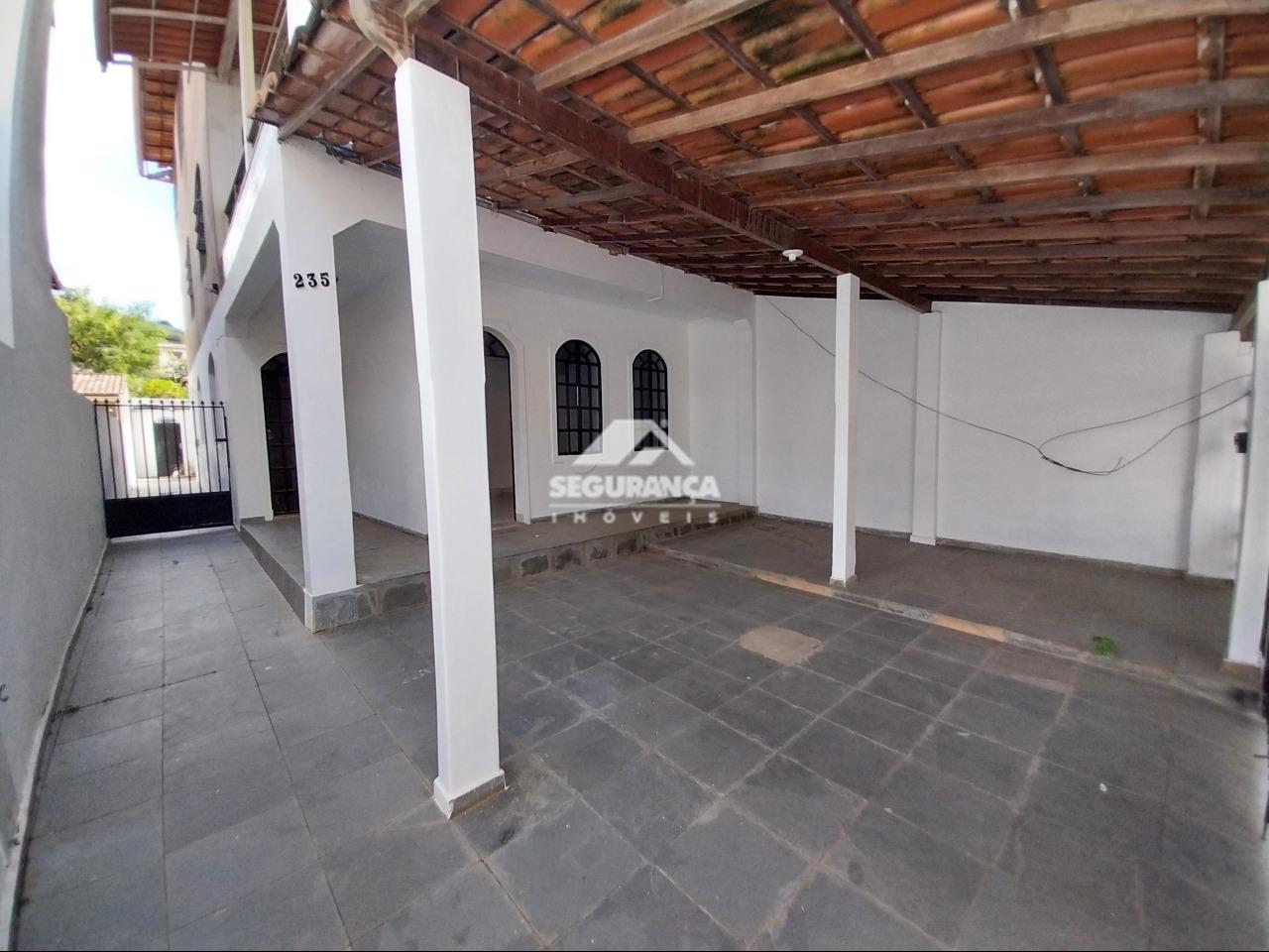 Casa para aluguel no Universitário: GARAGEM