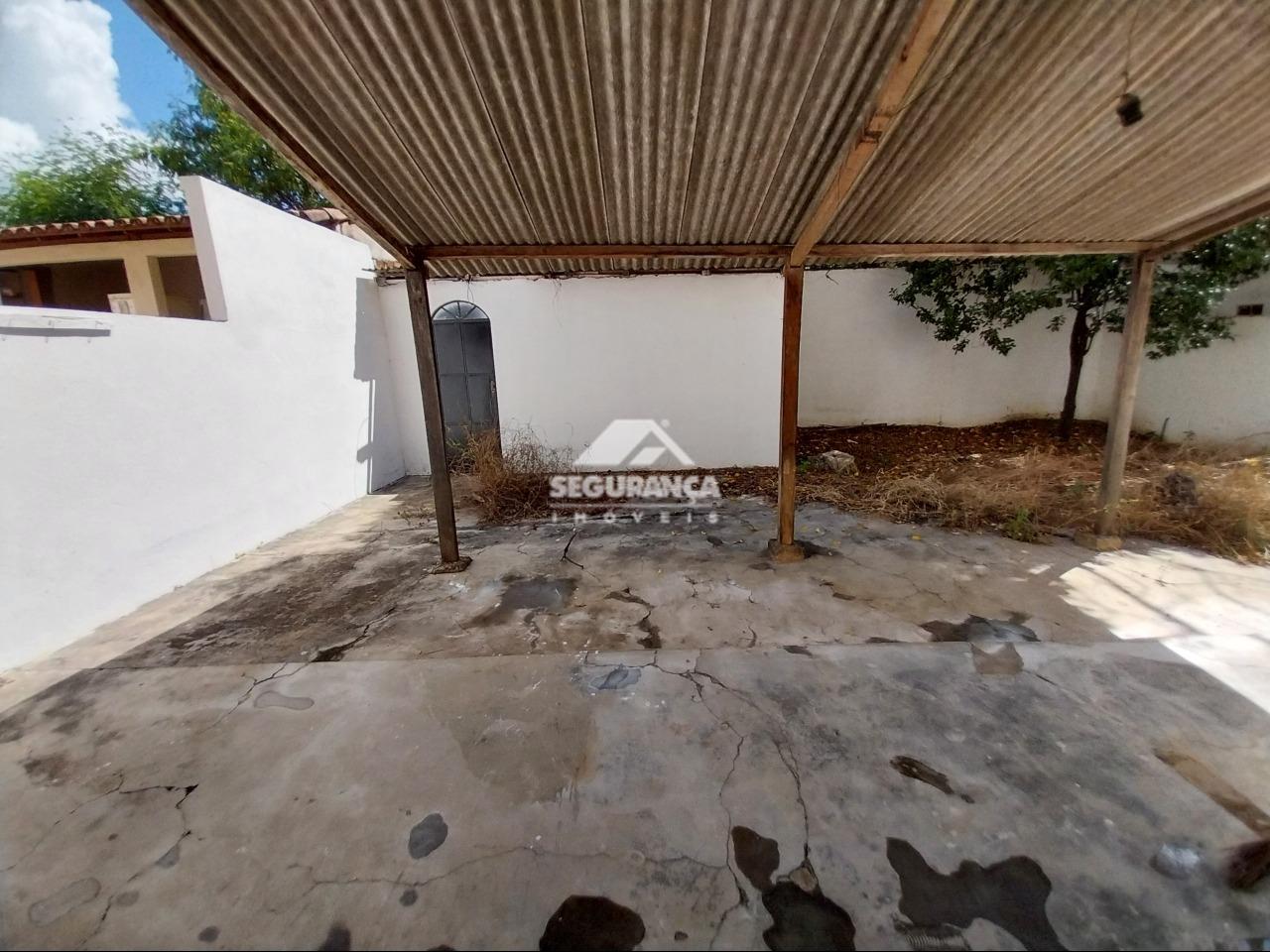 Casa para aluguel no Universitário: QUINTAL