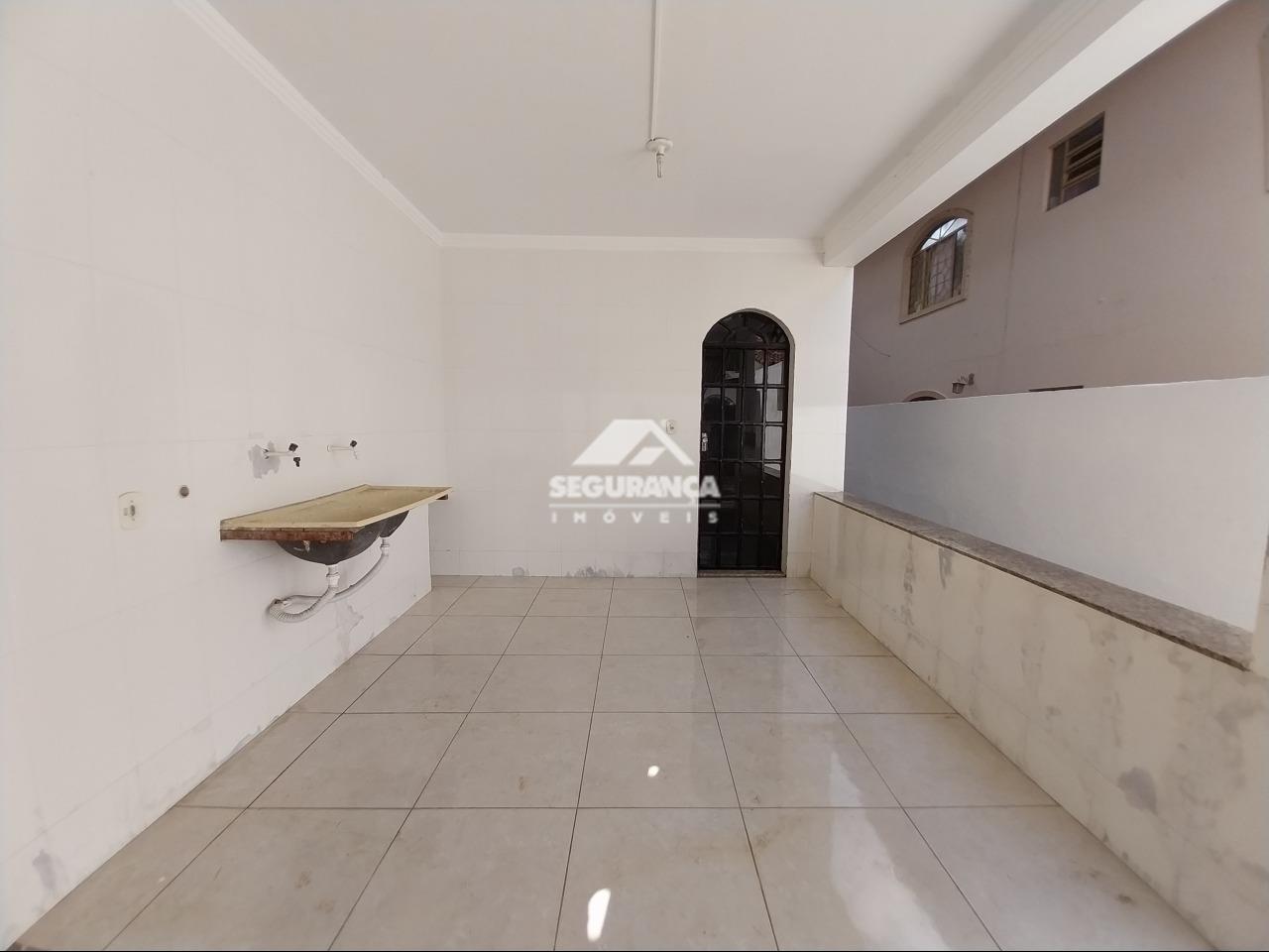 Casa para aluguel no Universitário: ÁREA DE SERVIÇO