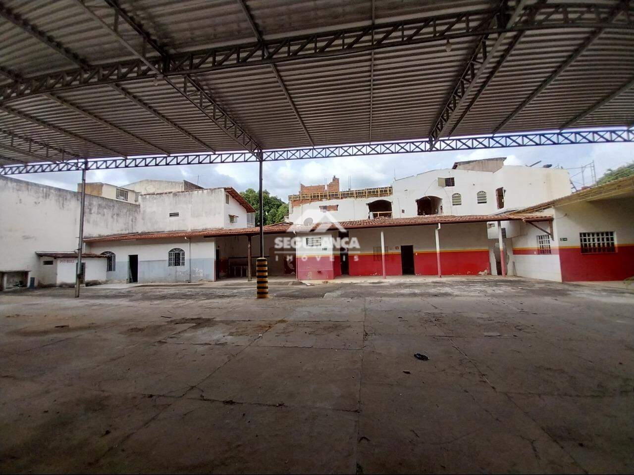 Galpão para aluguel no Centro: PÁTIO