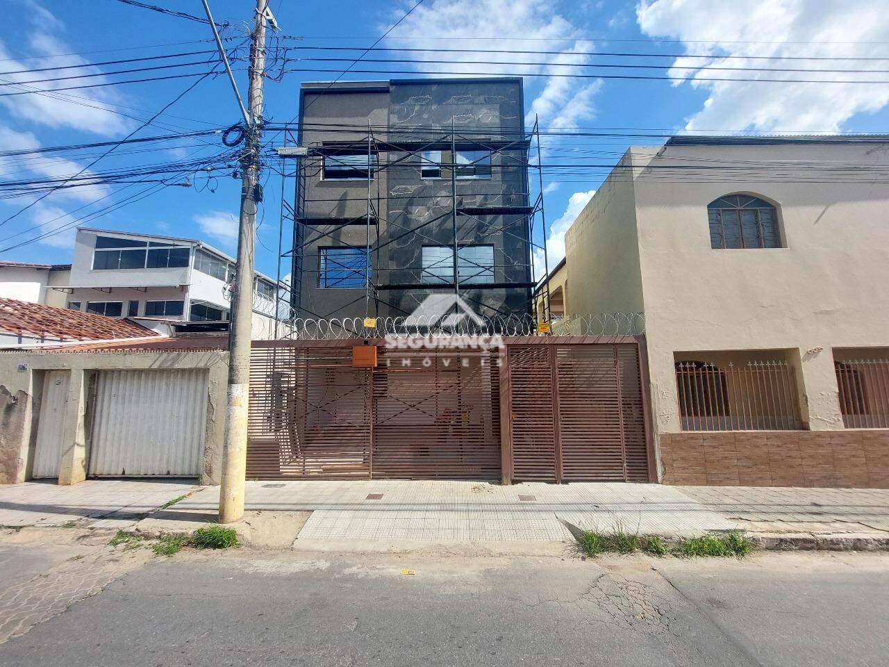 Apartamento para aluguel no SANTA TEREZINHA: FACHADA 