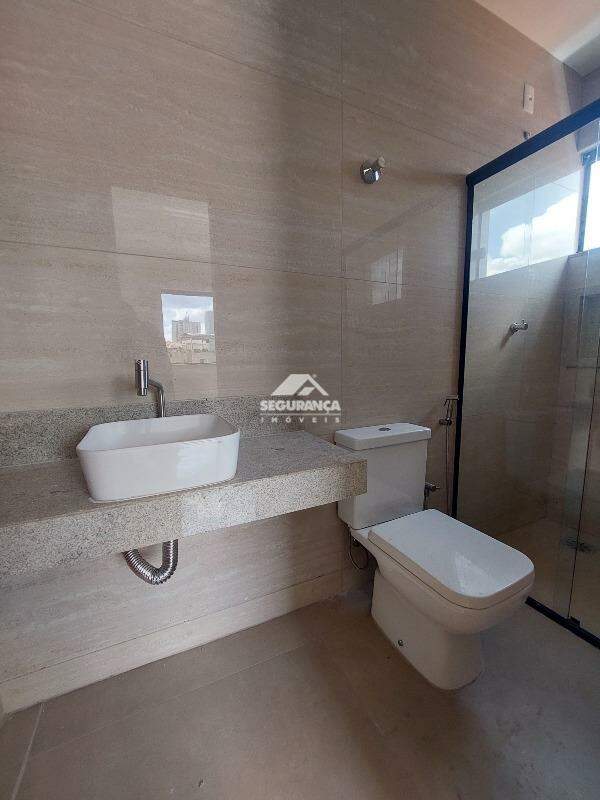 Apartamento para aluguel no SANTA TEREZINHA: BANHEIRO DA SUÍTE 