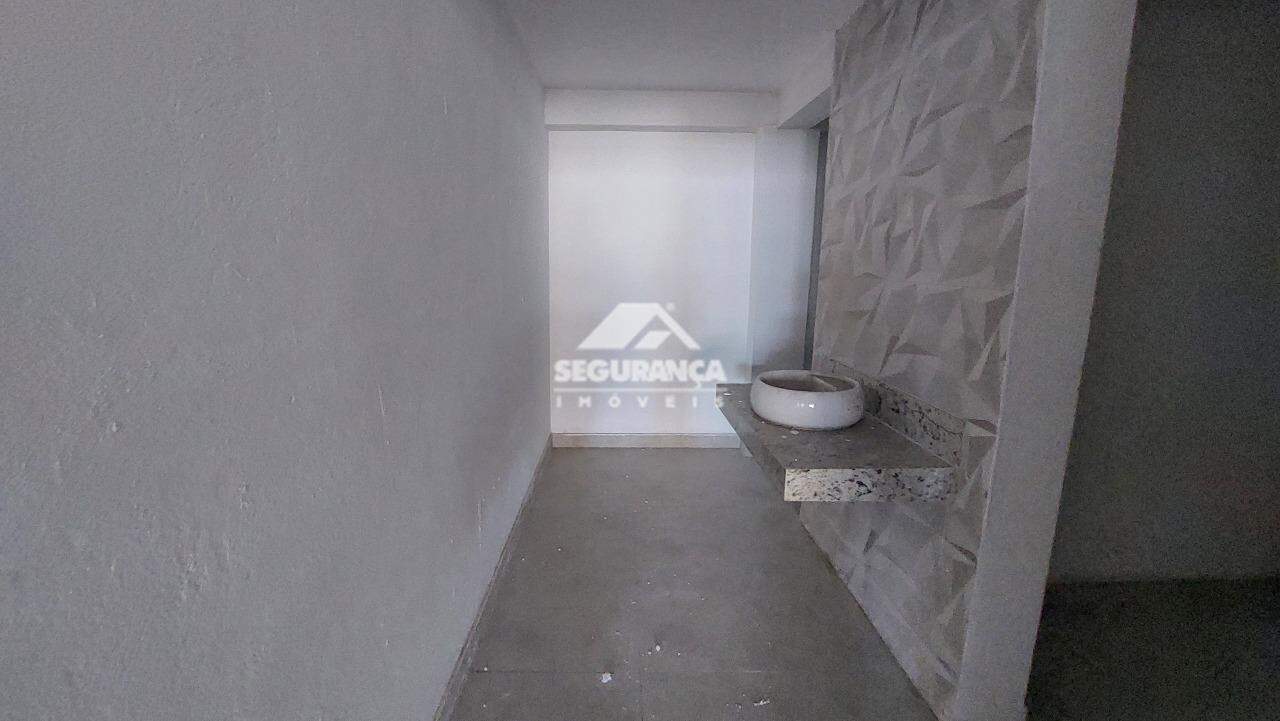 Loja para aluguel no SANTA TEREZINHA: HALL PARA OS BANHEIROS