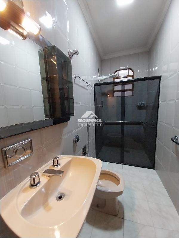 Apartamento para aluguel no Centro: BANHEIRO